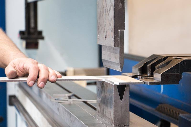 خدمات پانچ CNC